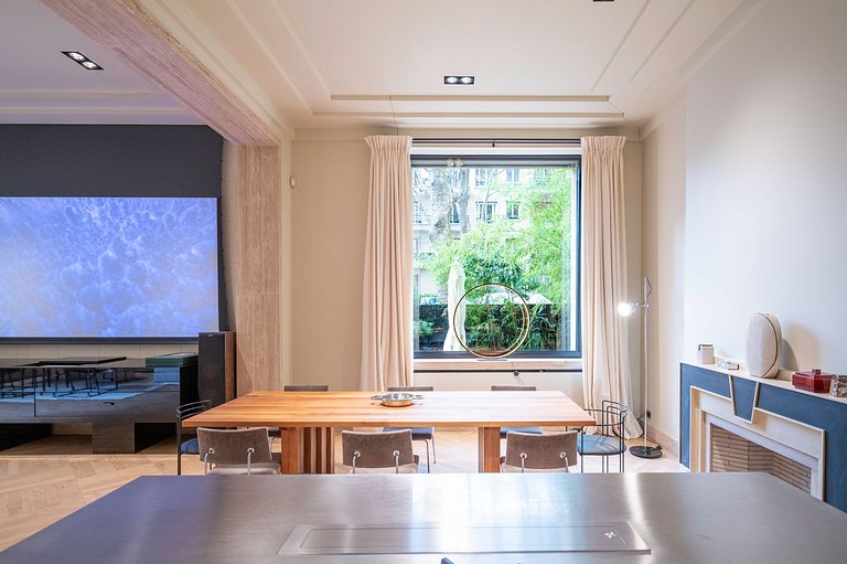 Par043 - Luxury apartment in Walter's building