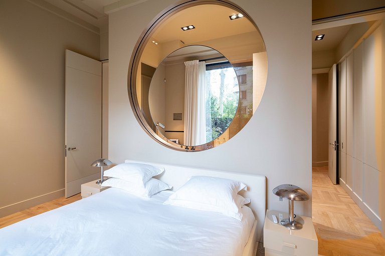 Par043 - Luxury apartment in Walter's building