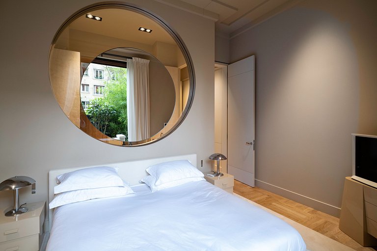 Par043 - Luxury apartment in Walter's building