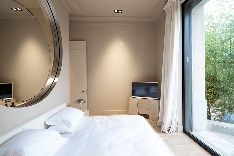 Par043 - Luxury apartment in Walter's building