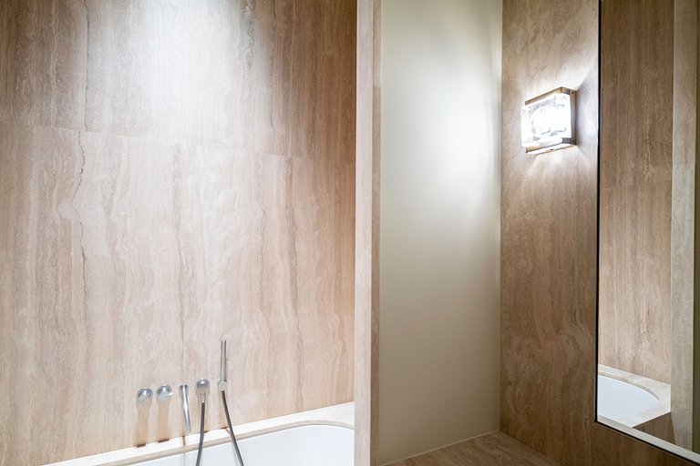 Par043 - Luxury apartment in Walter's building