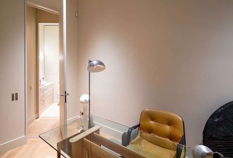 Par043 - Luxury apartment in Walter's building