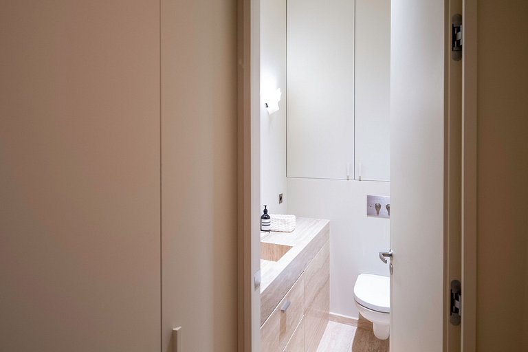 Par043 - Luxury apartment in Walter's building