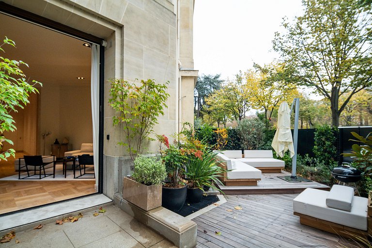 Par043 - Luxury apartment in Walter's building