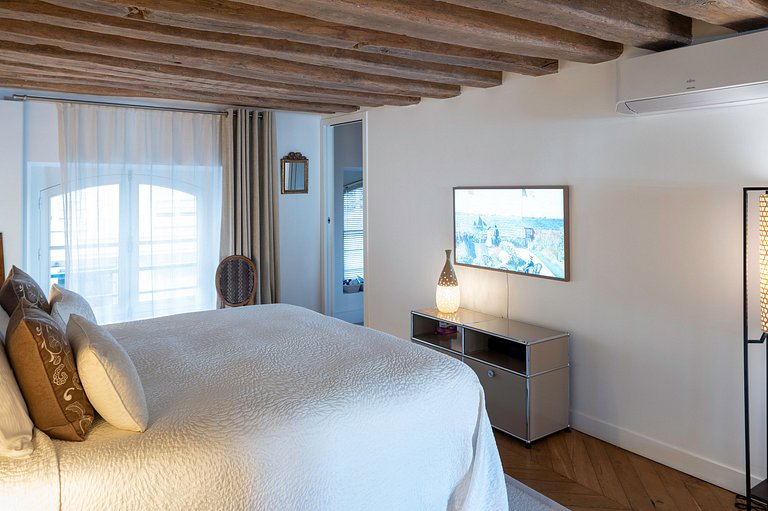 Par055 - Apartamento do luxo no Quai Saint Antoine