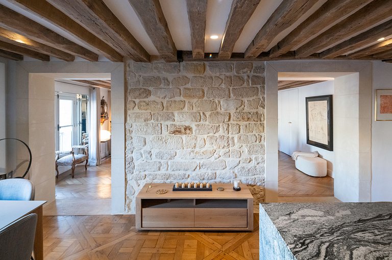 Par055 - Magnifique appartement Quai Saint Antoine