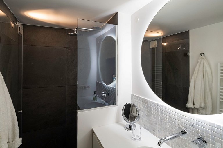 Par055 - Magnifique appartement Quai Saint Antoine