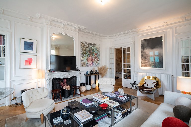 Par103 - Stunning Apartment in the Heart of Paris