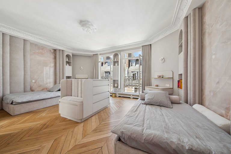 Par023 - Incroyable duplex avec terrasse.