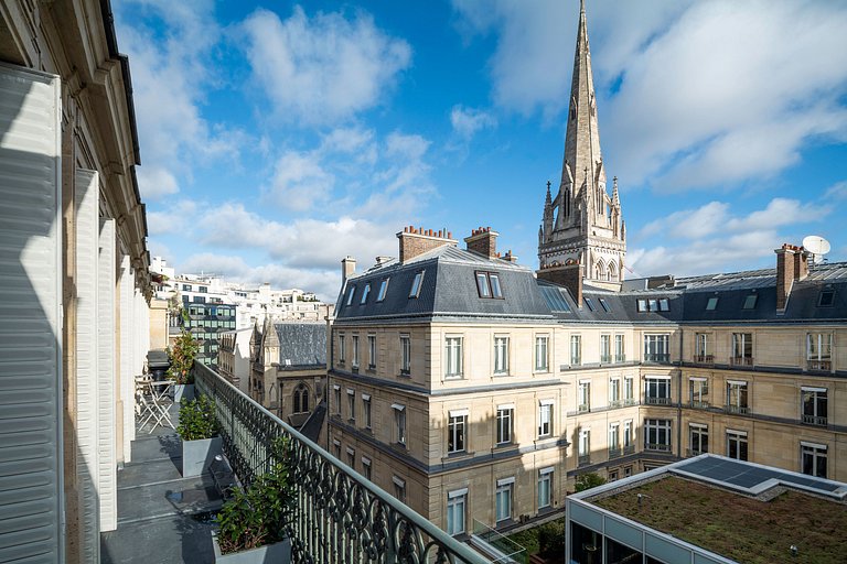 Par088 - Appartement avec terrasse avenue Marceau