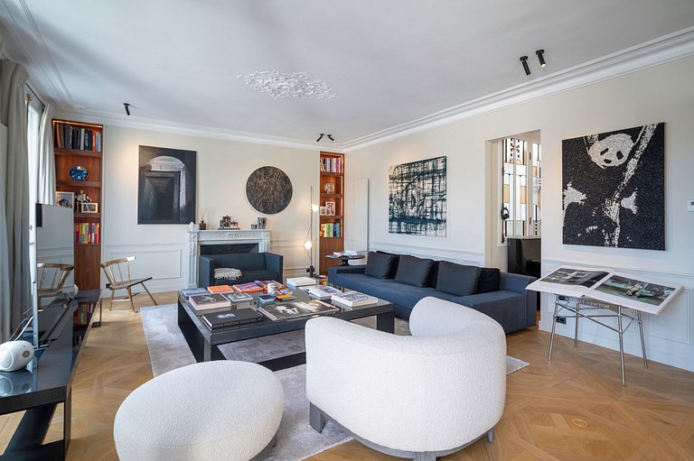 Par088 - Stunning penthouse on avenue Marceau