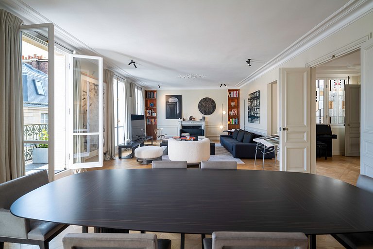 Par088 - Stunning penthouse on avenue Marceau
