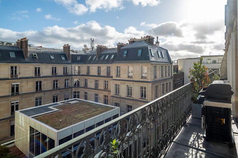 Par088 - Appartement avec terrasse avenue Marceau