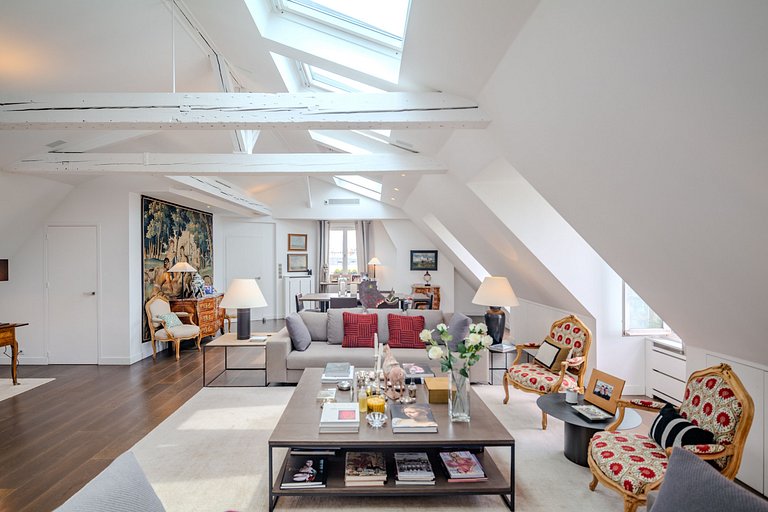 Par015 - Stunning penthouse next to Elysée Palace