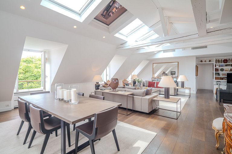 Par015 - Stunning penthouse next to Elysée Palace