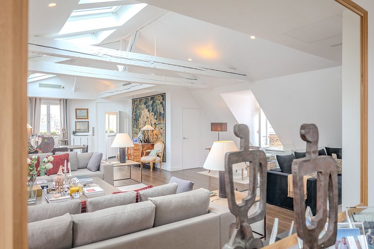 Par015 - Stunning penthouse next to Elysée Palace