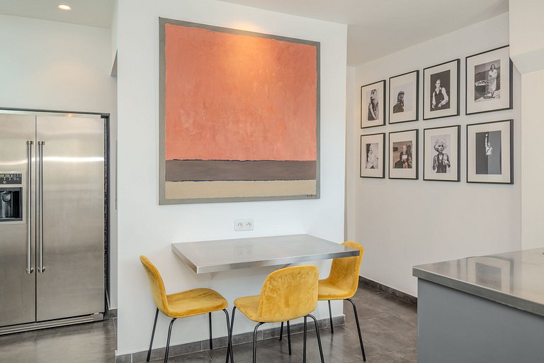 Par015 - Stunning penthouse next to Elysée Palace