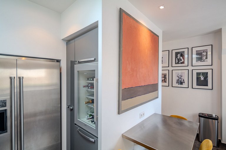Par015 - Stunning penthouse next to Elysée Palace