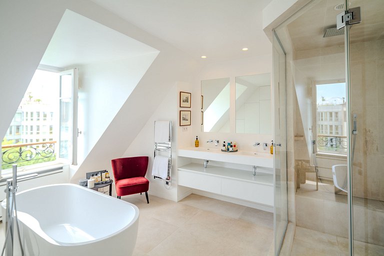 Par015 - Stunning penthouse next to Elysée Palace