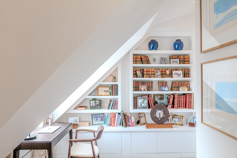 Par015 - Stunning penthouse next to Elysée Palace