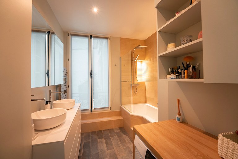 Par130 - Appartement incroyable avec vue sur Notre-Dame