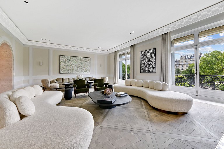 Par010 - Stunning 5 bedroom apartment on Foch