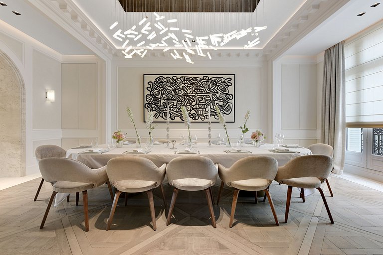 Par010 - Stunning 5 bedroom apartment on Foch