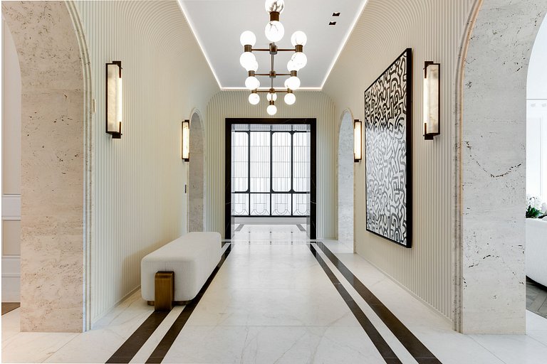 Par010 - Stunning 5 bedroom apartment on Foch