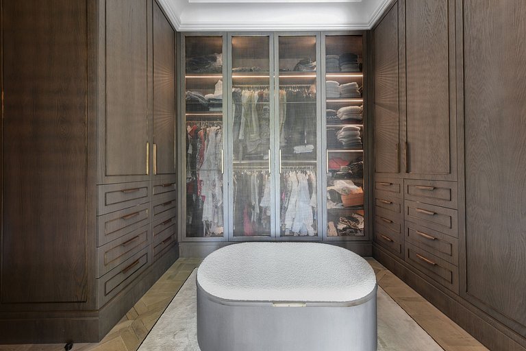 Par010 - Stunning 5 bedroom apartment on Foch