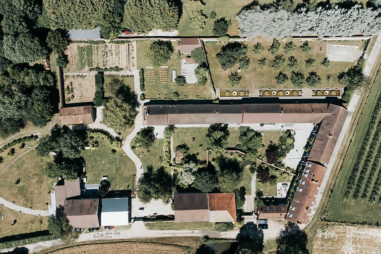 Idf001 - Corps de ferme de prestige à Orgeval