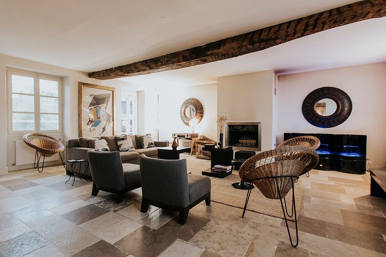 Idf001 - Breathtaking farm with 13 bedrooms