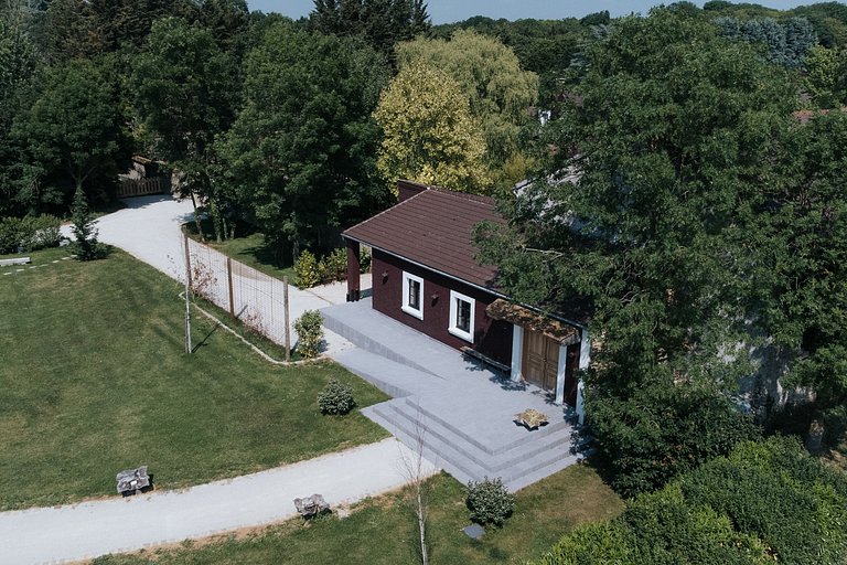 Idf001 - Breathtaking farm with 13 bedrooms