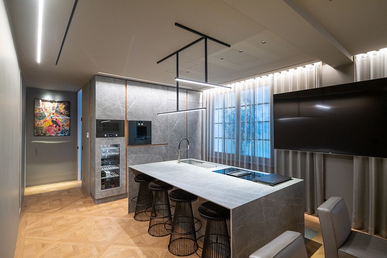 Par065 - Luxury apartment on Quai d'Orsay