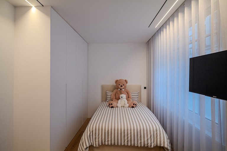 Par065 - Luxury apartment on Quai d'Orsay