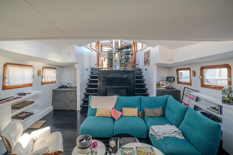 Par054 - Luxury house boat in the heart of Paris