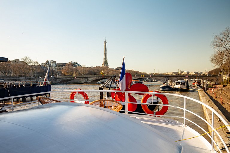 Par054 - Péniche de prestige à Paris