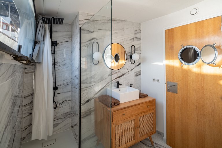 Par054 - Casa Flutuante de Luxo em Paris