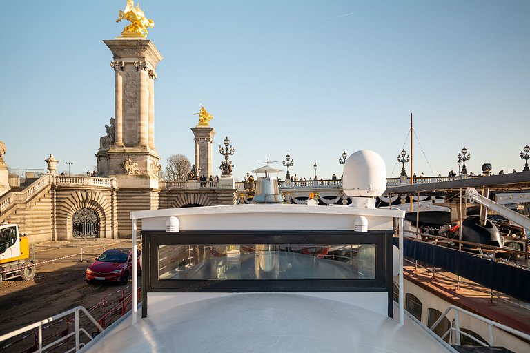 Par054 - Luxury house boat in the heart of Paris