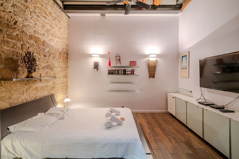 Par049 - Loft caché au cœur des Halles