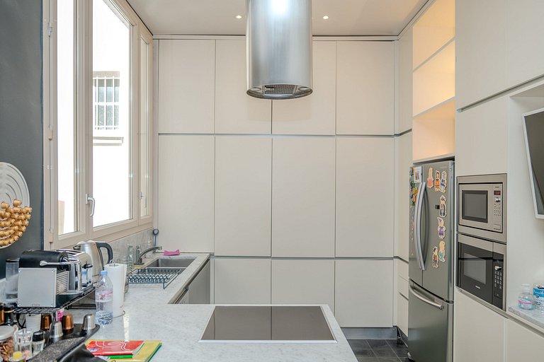 Par013 - Apartamento de 4 suites em Paris