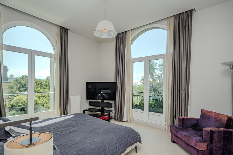 Par013 - Apartamento de 4 suites em Paris