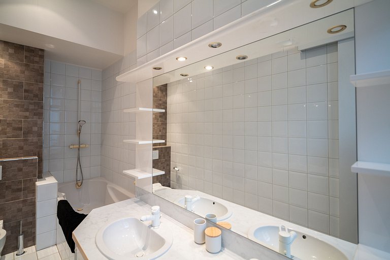 Par013 - Apartamento de 4 suites em Paris