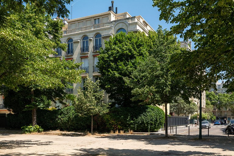 Par013 - 4 bedroom apartment on Champs de Mars