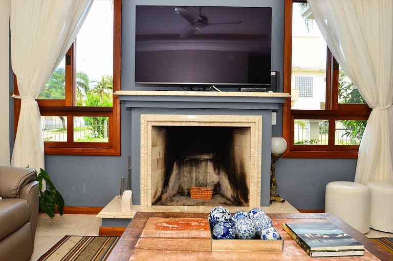 Flo022 - Charmosa casa de luxo em Jurerê