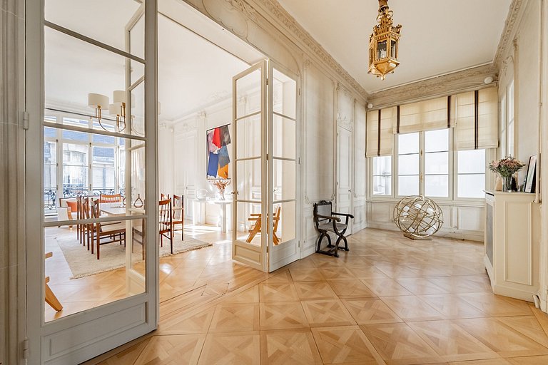 Par068 - Apartamento de luxo perto de Madeleine