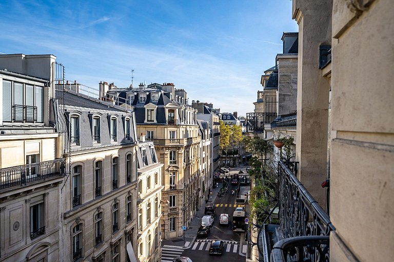 Par068 - Appartement spacieux près de la Madeleine