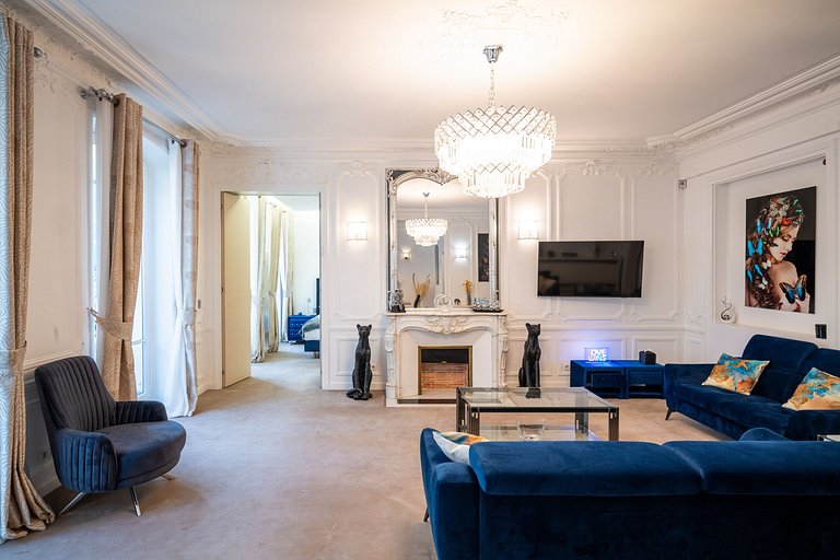 Par191 - Appartement de quatre chambres à Paris 8.