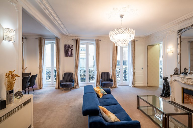 Par191 - Apartamento de quatro quartos em Paris 8.