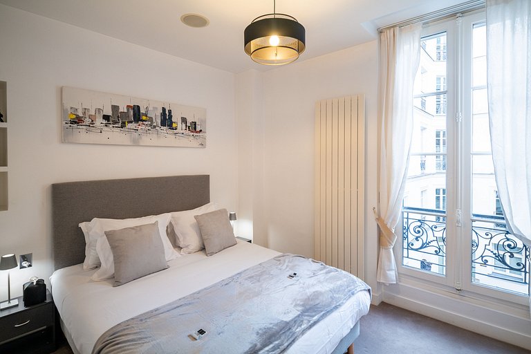 Par191 - Appartement de quatre chambres à Paris 8.