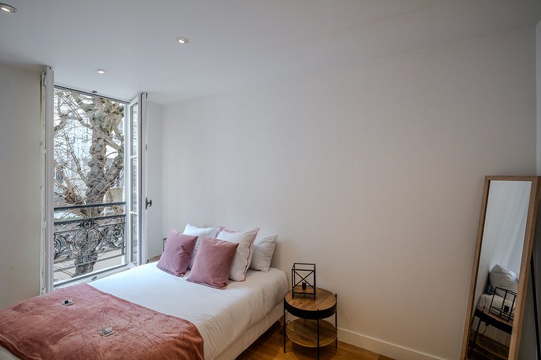 Par191 - Apartamento de quatro quartos em Paris 8.